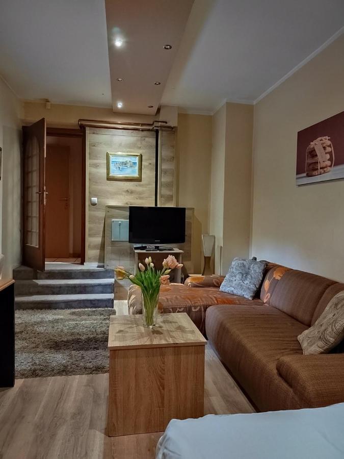 Guest House Maja Нови-Сад Экстерьер фото