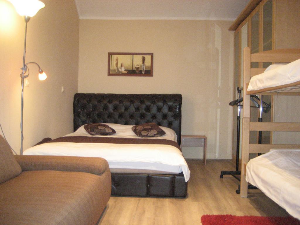 Guest House Maja Нови-Сад Экстерьер фото