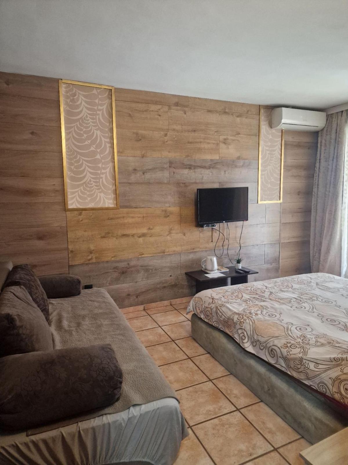 Guest House Maja Нови-Сад Экстерьер фото
