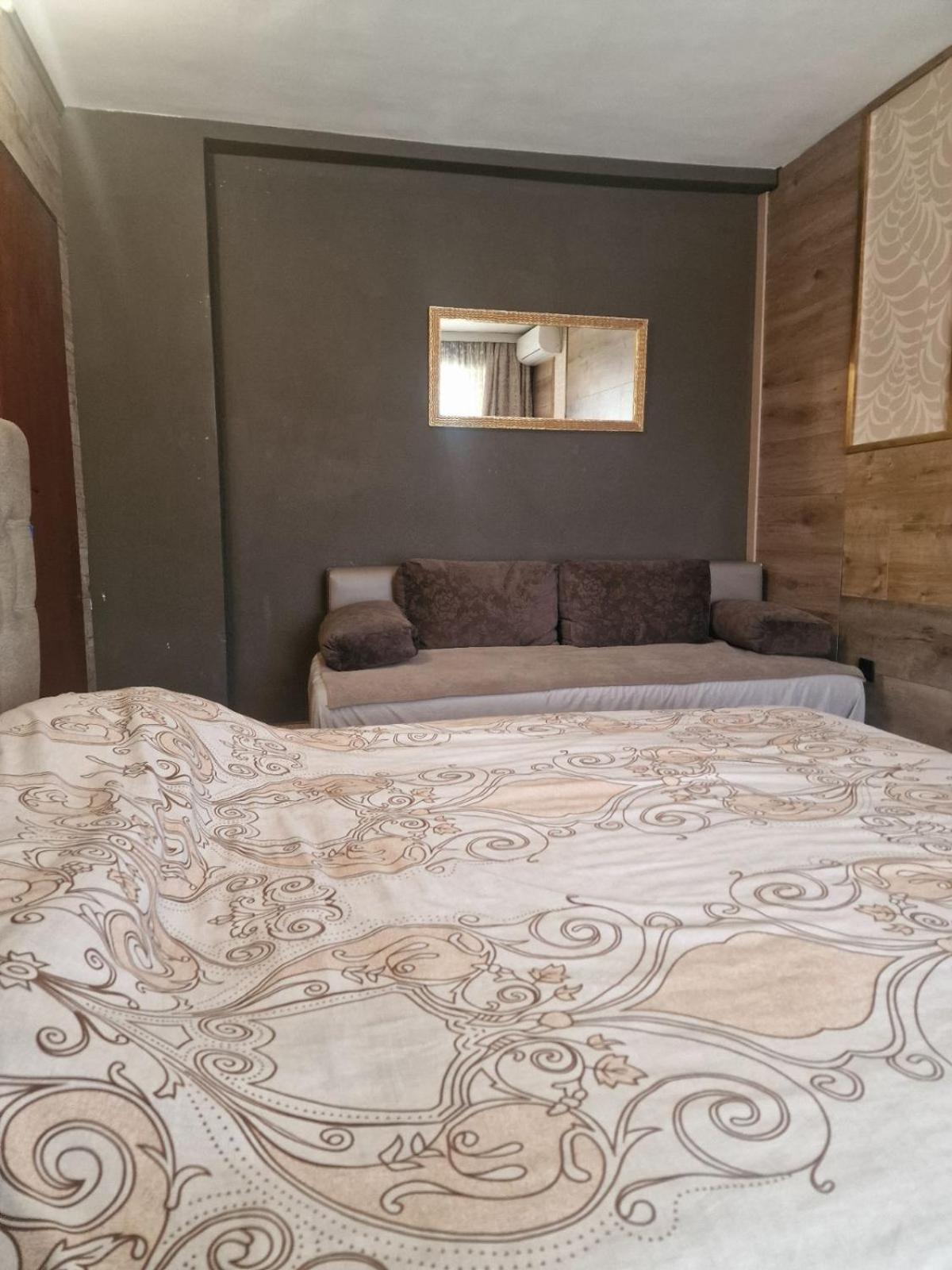 Guest House Maja Нови-Сад Экстерьер фото
