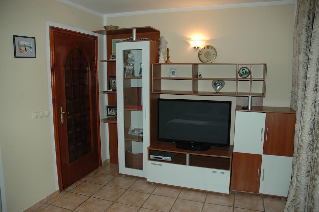 Guest House Maja Нови-Сад Экстерьер фото