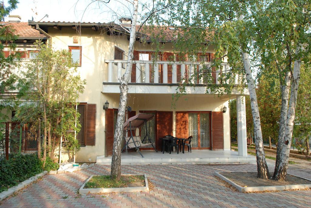 Guest House Maja Нови-Сад Экстерьер фото